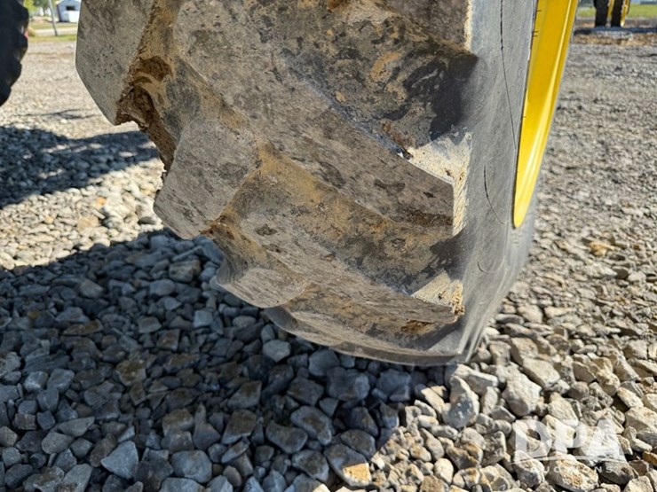 2021-john-deere-r4044-image-51