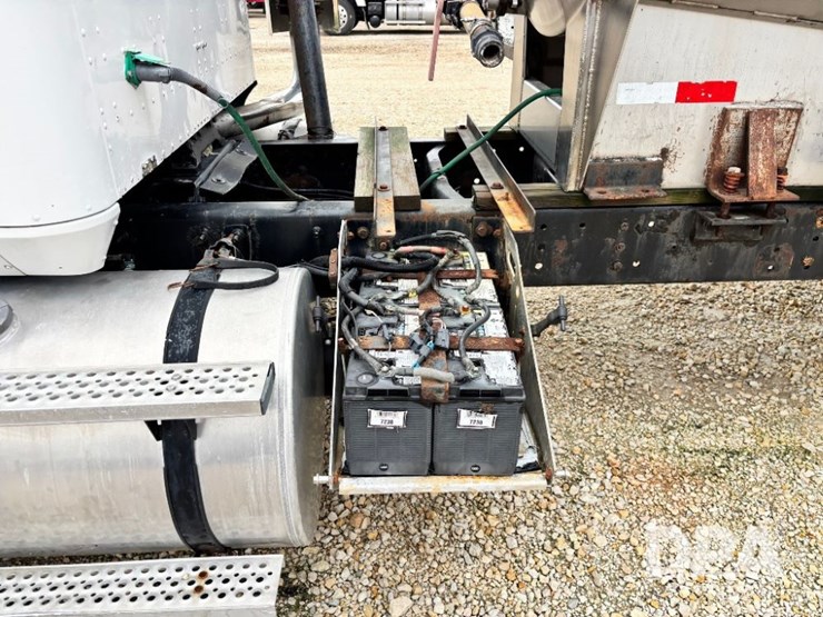 2007-ihc-9200i-liquid-nurse-truck-(gp11642,-unit-505)-image-27