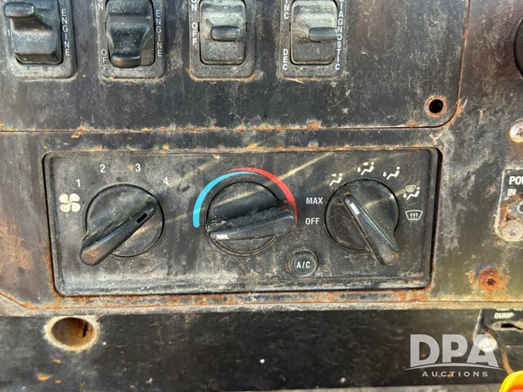 2002-international-9100i-cab/chassis-(np6156,-unit-286)-image-71