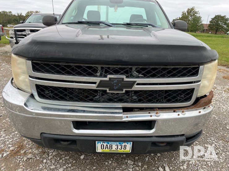 2011-chevrolet-2500hd-image-21
