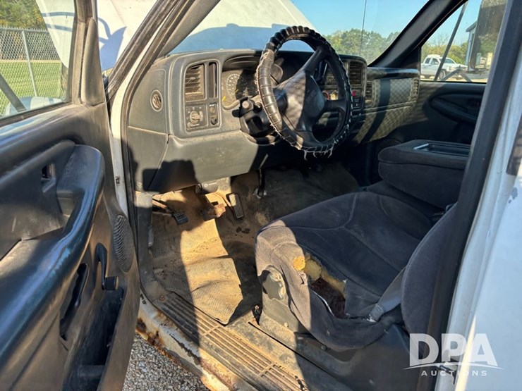 2001-gmc-3500-image-34