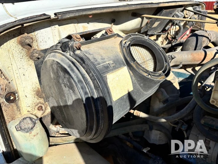 1999-ihc-4700-liquid-nurse-truck-(gp11652,-unit-126458)-image-65