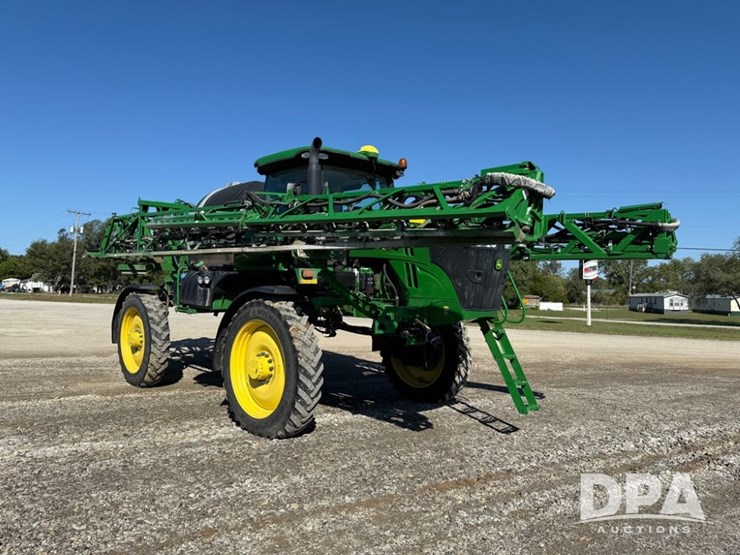 2021-john-deere-r4044-image-1
