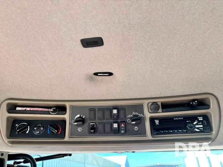 2015-case-ih-patriot-4440-image-112