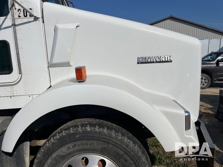 2002-kenworth-t800-image-18