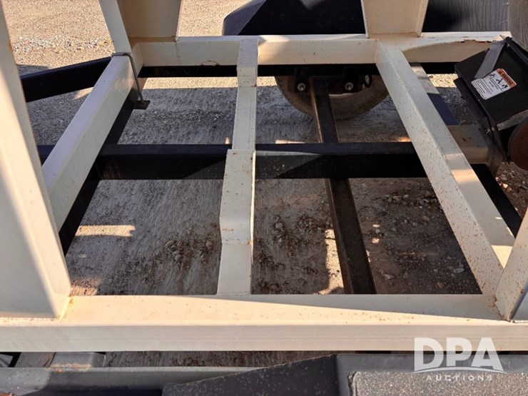 2010-meridian-240rt-image-21