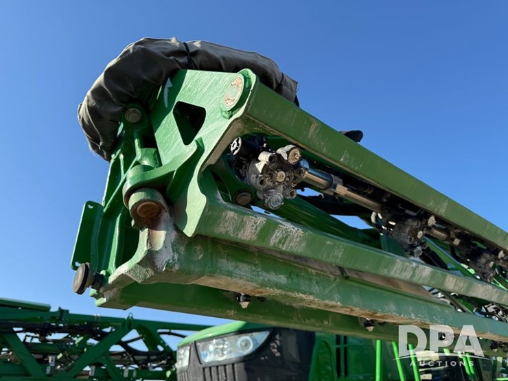 2021-john-deere-r4044-image-61