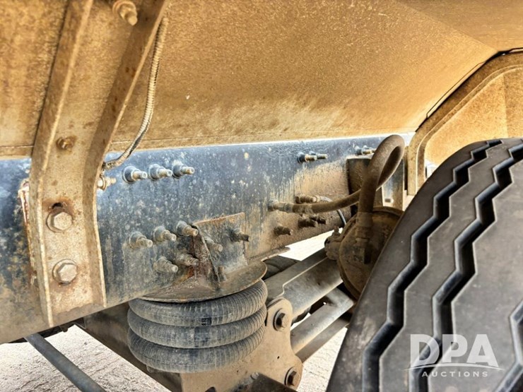 mack-granite-gu713-image-83