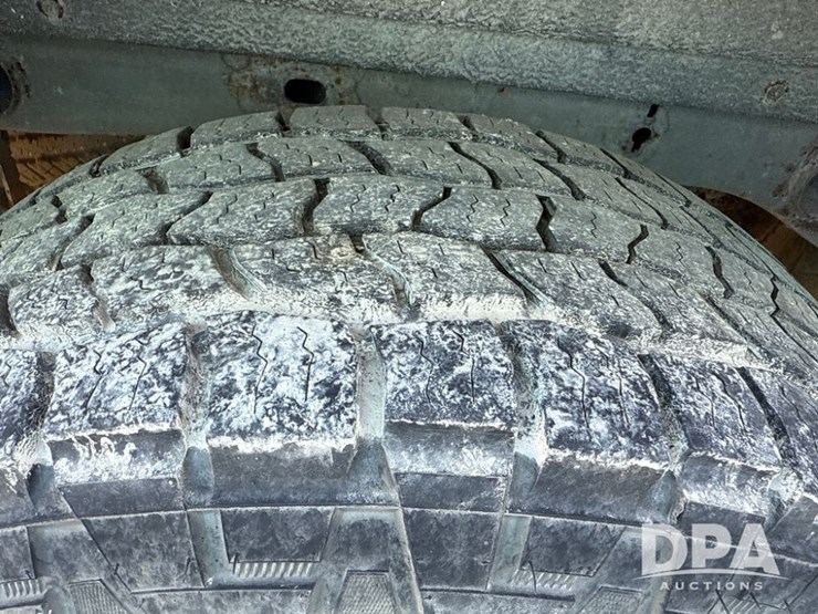 2014-chevrolet-silverado-image-49