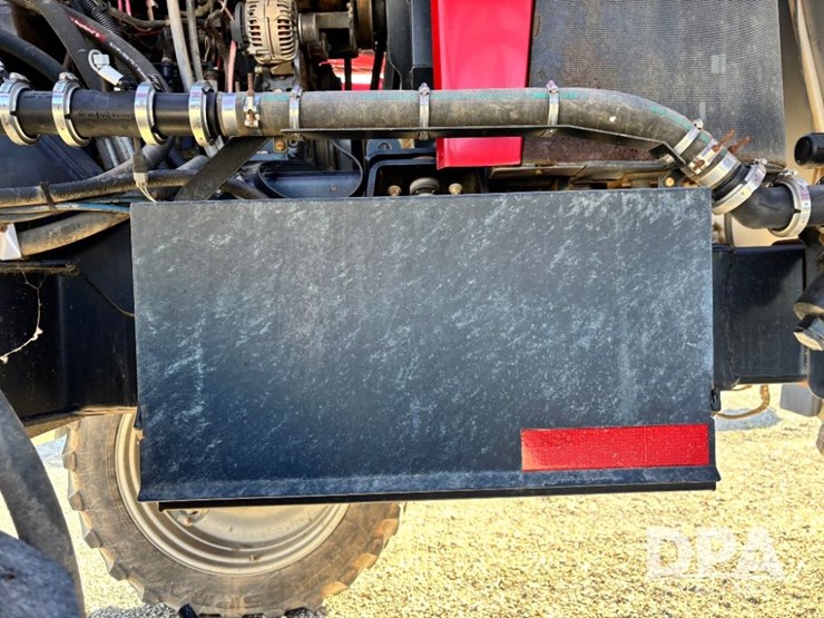 2015-case-ih-patriot-4440-image-56