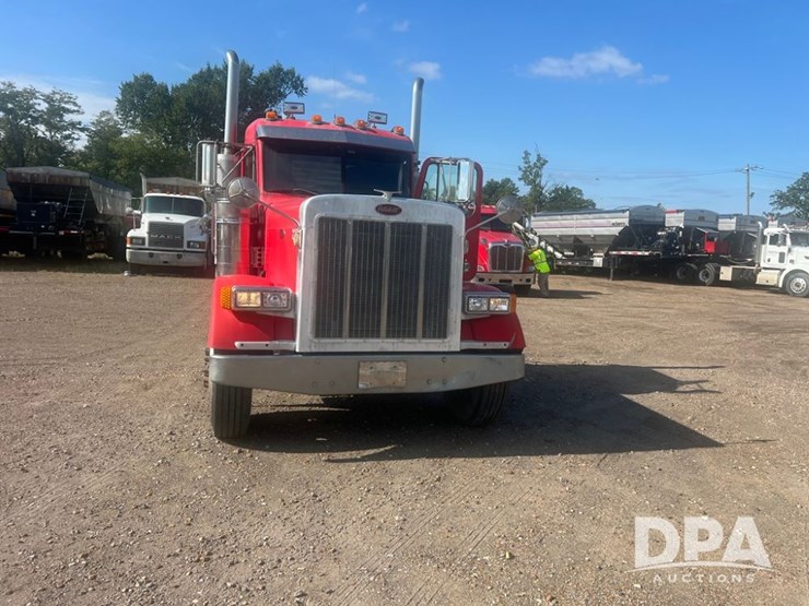 peterbilt-379-image-2