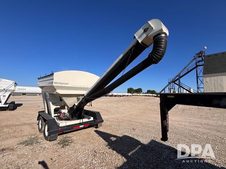 2010-meridian-240rt-image-8