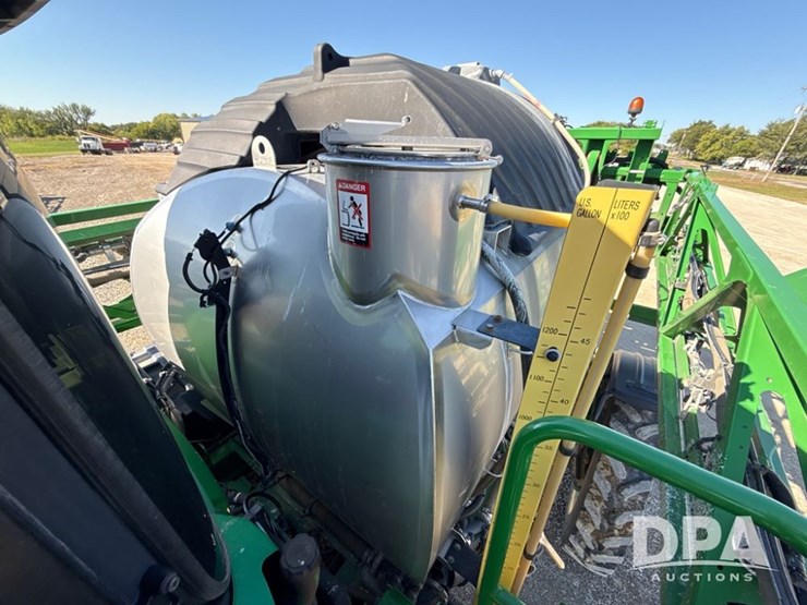 2021-john-deere-r4044-image-142