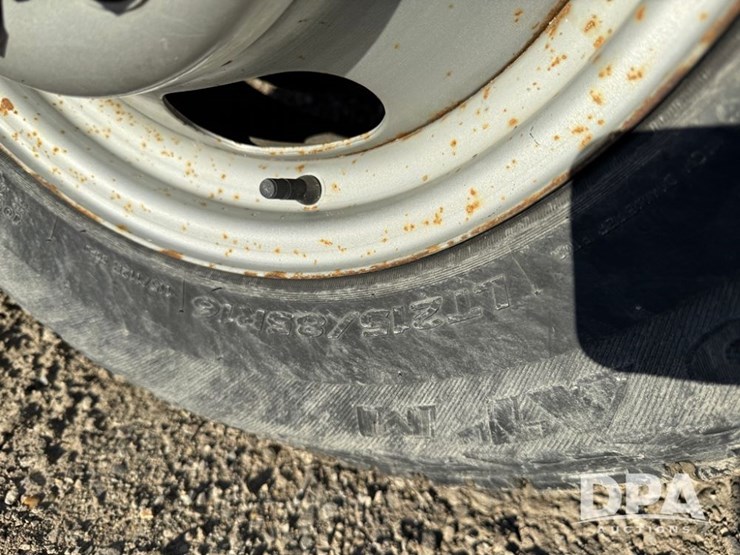 2002-gmc-3500-image-36