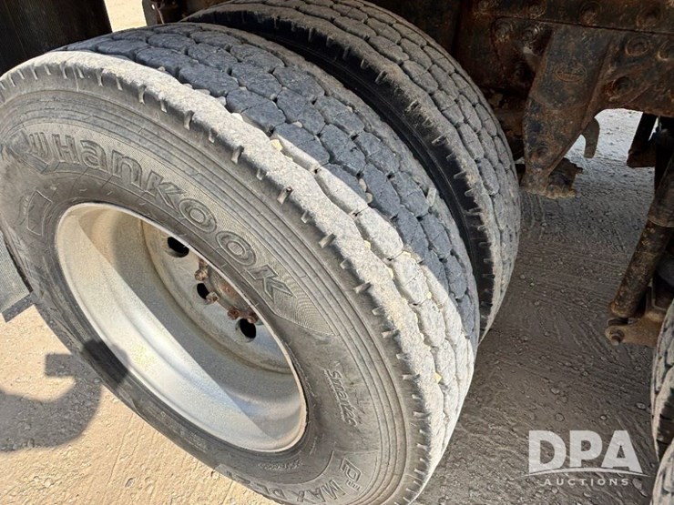 2000-mack-ch613-image-17