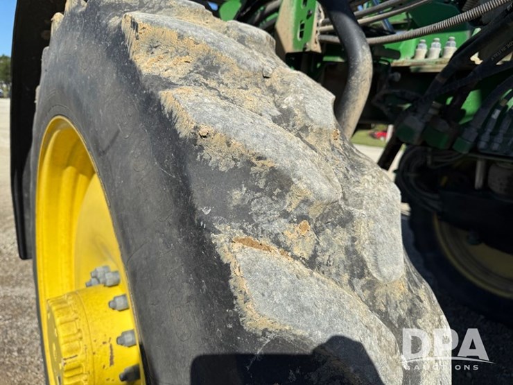 2021-john-deere-r4044-image-54