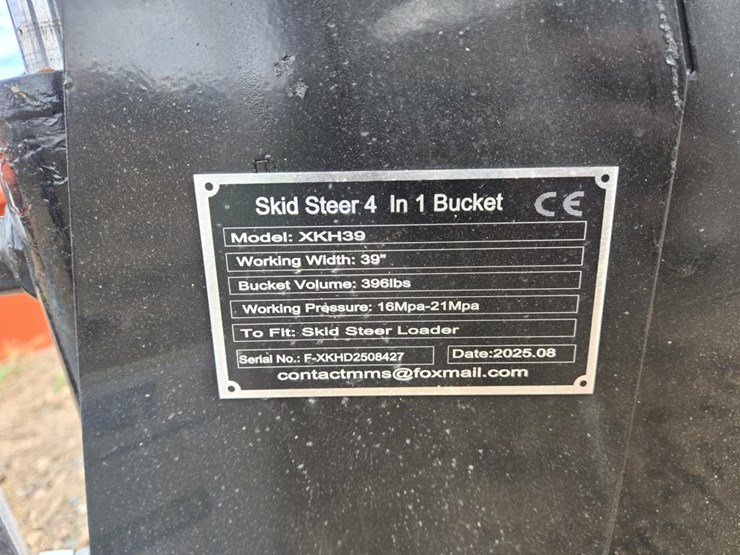 #6913-•-approx.-38"-unused-mini-skid-steer-4in1-bucket-image-5