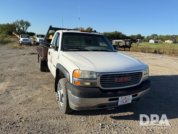 2002-gmc-3500-image-31