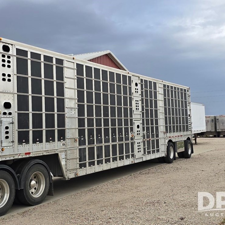 2006 WILSON LIVESTOCK TRAILER
