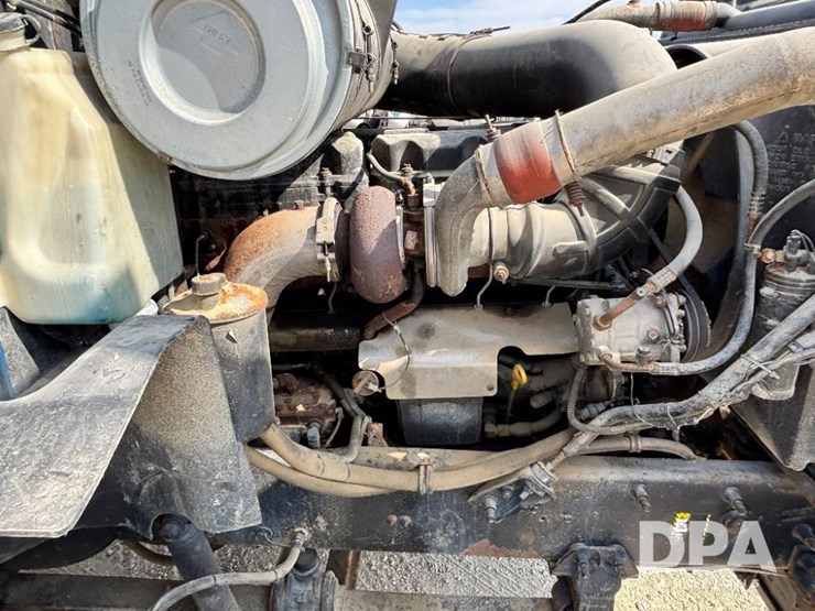 2000-mack-ch613-image-44