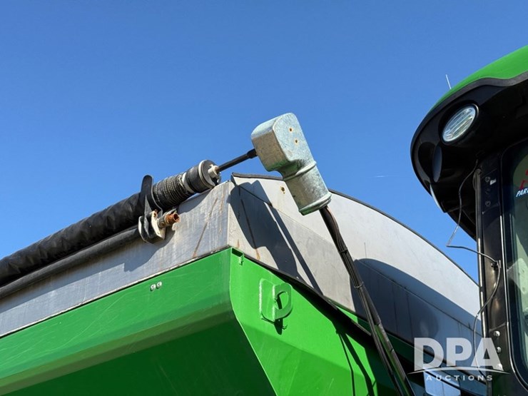 2021-john-deere-f4365-image-77