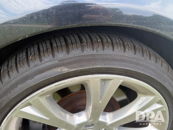 2012-jaguar-xj-sedan-(lld1443)-image-11