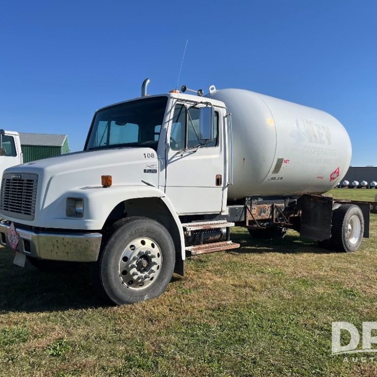 2002 FREIGHTLINER FL70