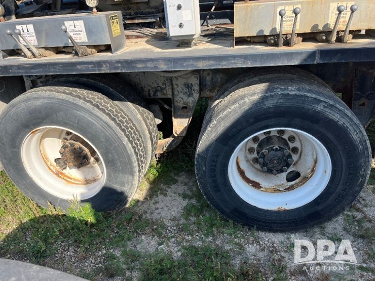 2002-kenworth-t800-image-27