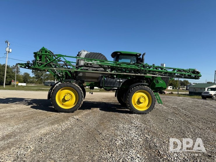 2021-john-deere-r4044-image-8