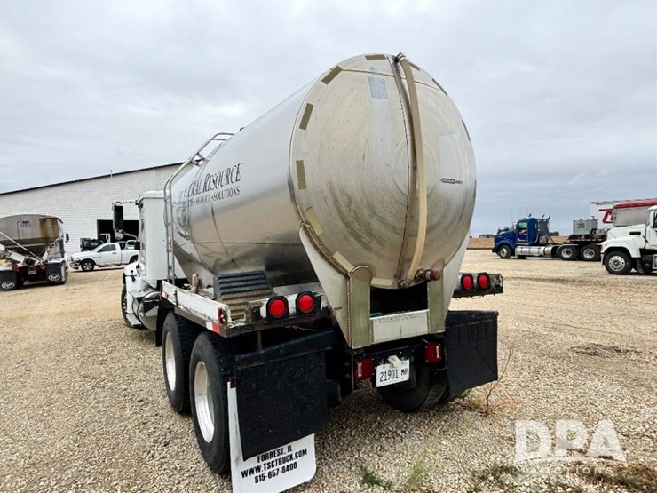 2007-ihc-9200i-liquid-nurse-truck-(gp11642,-unit-505)-image-13