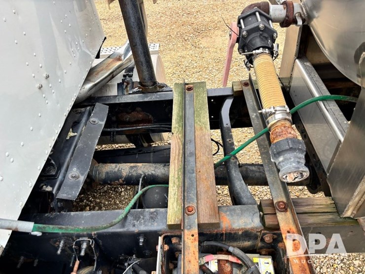 2007-ihc-9200i-liquid-nurse-truck-(gp11642,-unit-505)-image-28