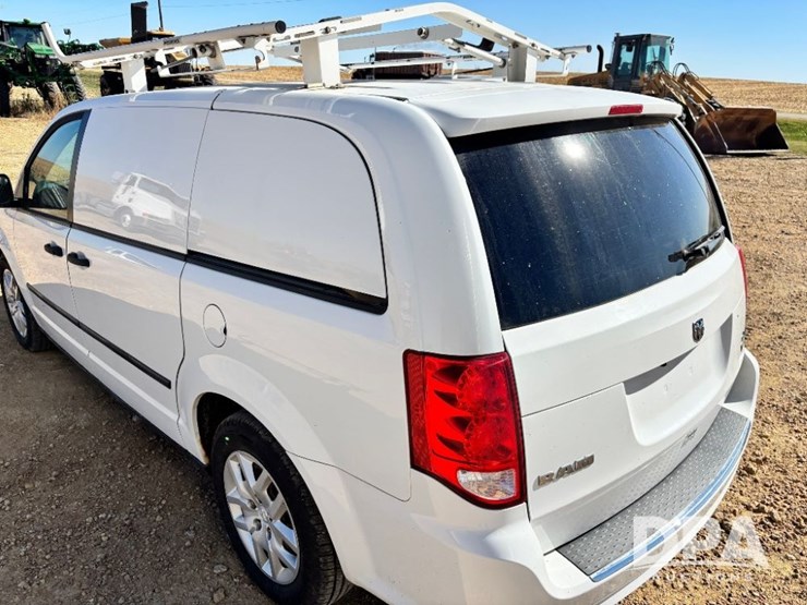 2014-dodge-ram-van-image-29
