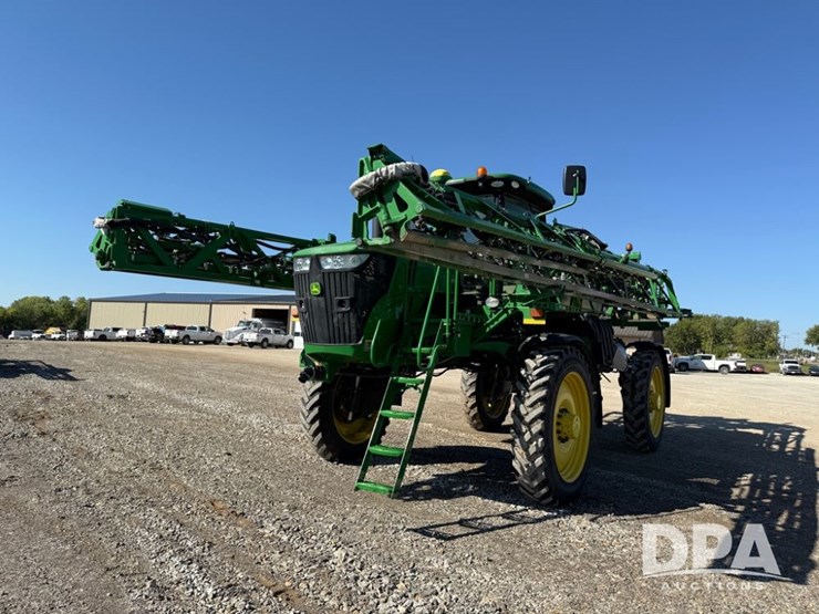 2021-john-deere-r4044-image-37