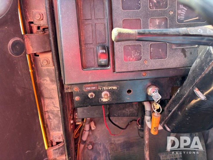 1990-international-4700-image-60