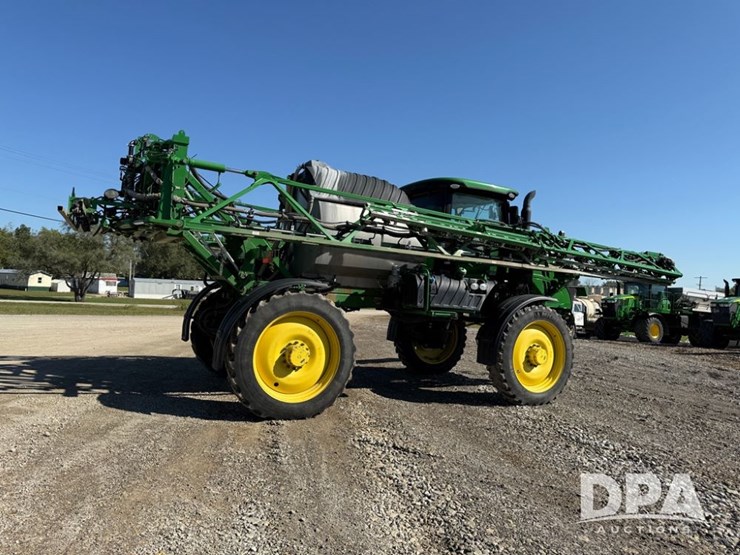 2021-john-deere-r4044-image-11