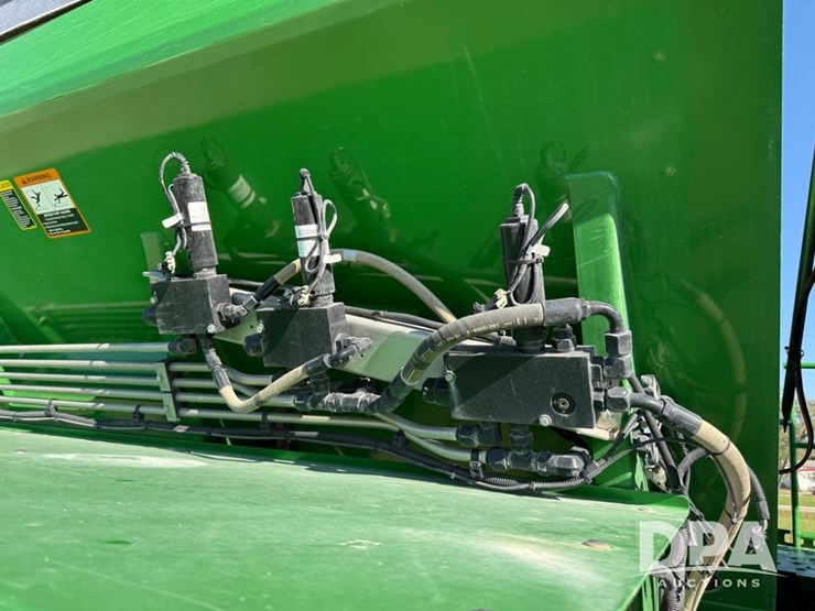 2021-john-deere-f4365-image-79