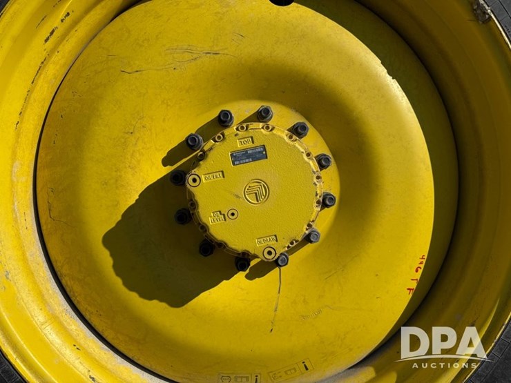 2022-john-deere-412r-image-49