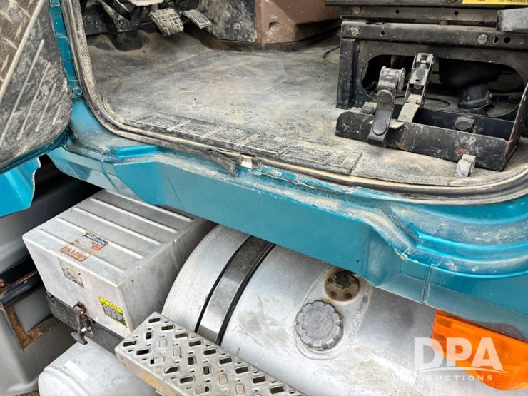 mack-granite-gu713-image-123