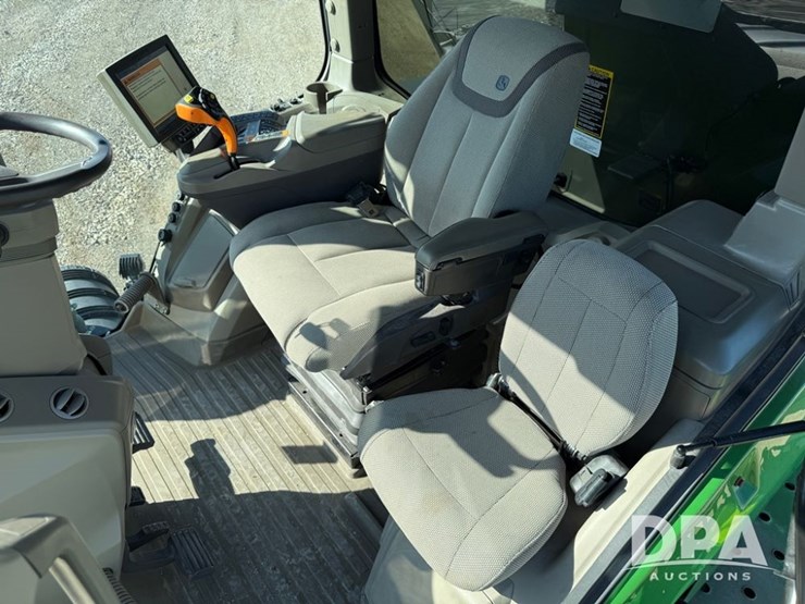 2023-john-deere-800r-image-121