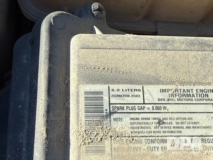 2002-gmc-3500-image-73