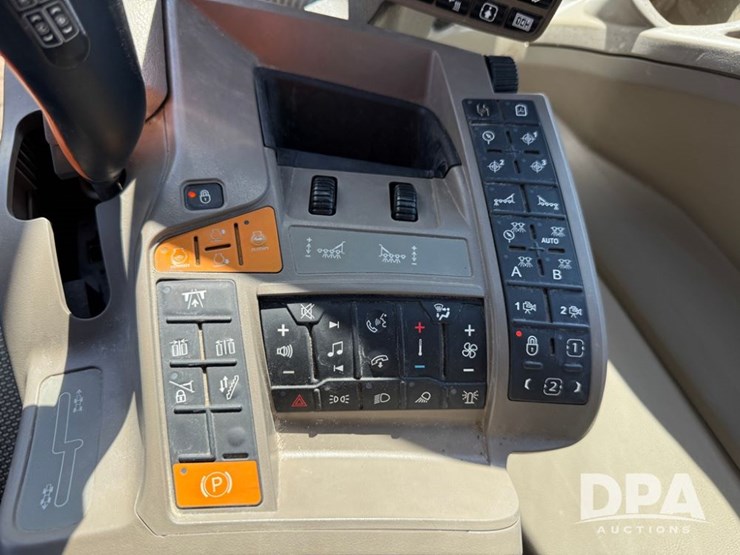 2023-john-deere-800r-image-127