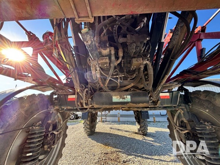 2015-case-ih-patriot-4440-image-45