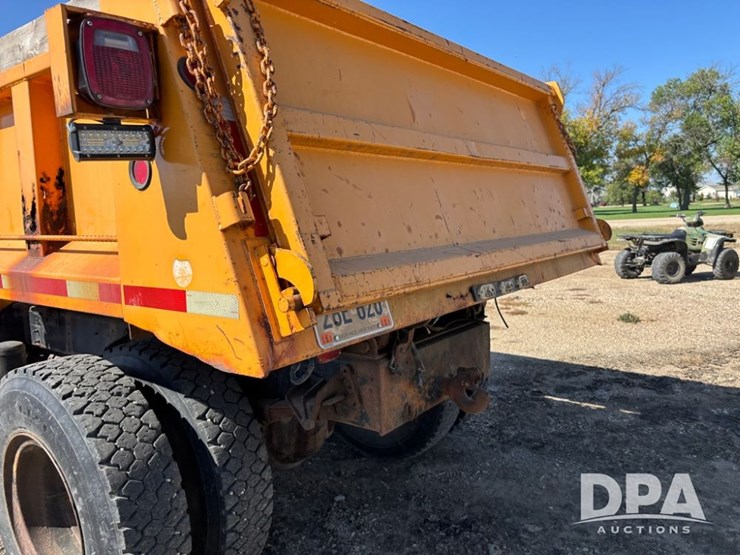 1990-international-4700-image-38