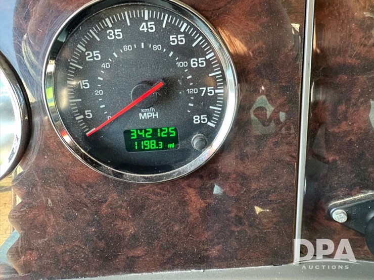 2014-kenworth-t370-image-34