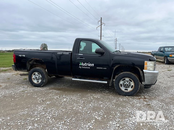 2011-chevrolet-2500hd-image-6