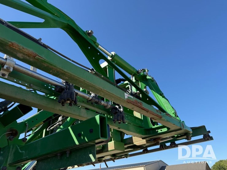 2021-john-deere-r4044-image-83