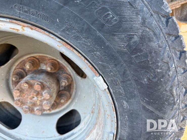 2002-gmc-3500-image-44