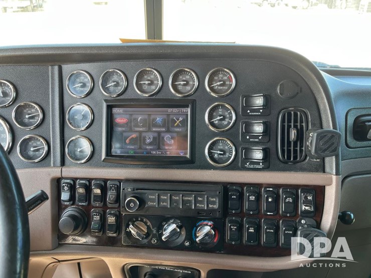 2014-peterbilt-386-image-59