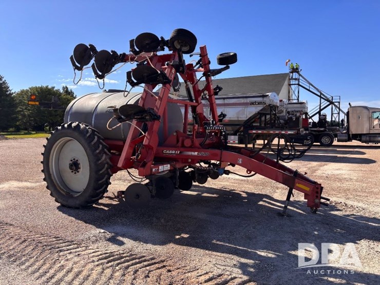 2002-case-ih-2800-image-5