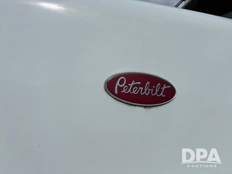 2001-peterbilt-357-image-23
